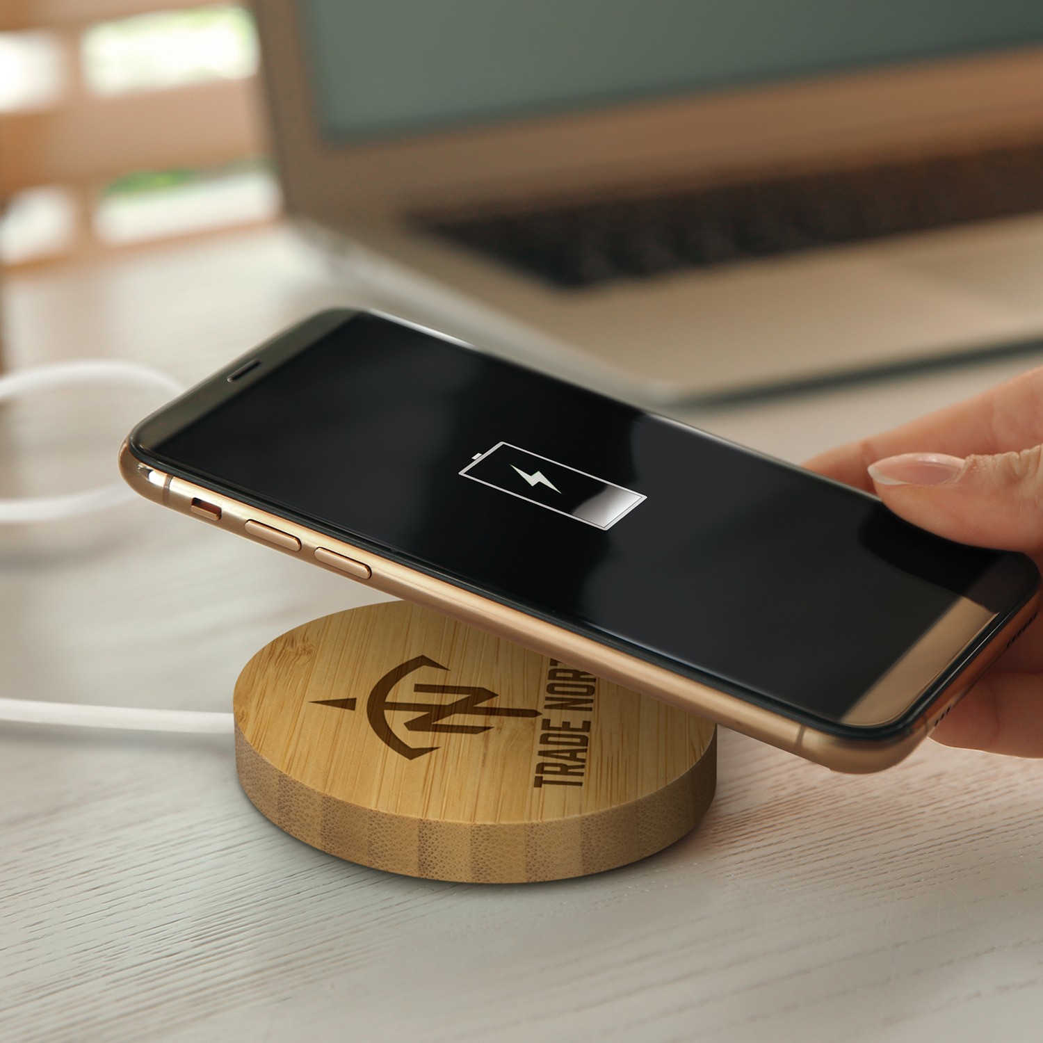 121394 - Magnetic Wireless Fast Charger - Image 3