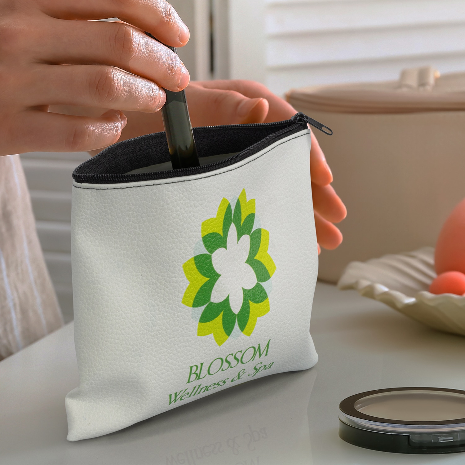 123554 - Flora Cosmetic Bag - Small - Image 3