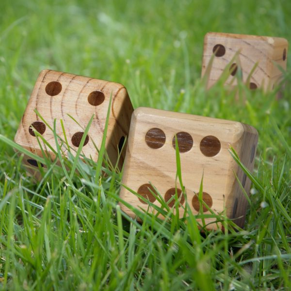 122282 - Wooden Yard Dice Game - Image 4