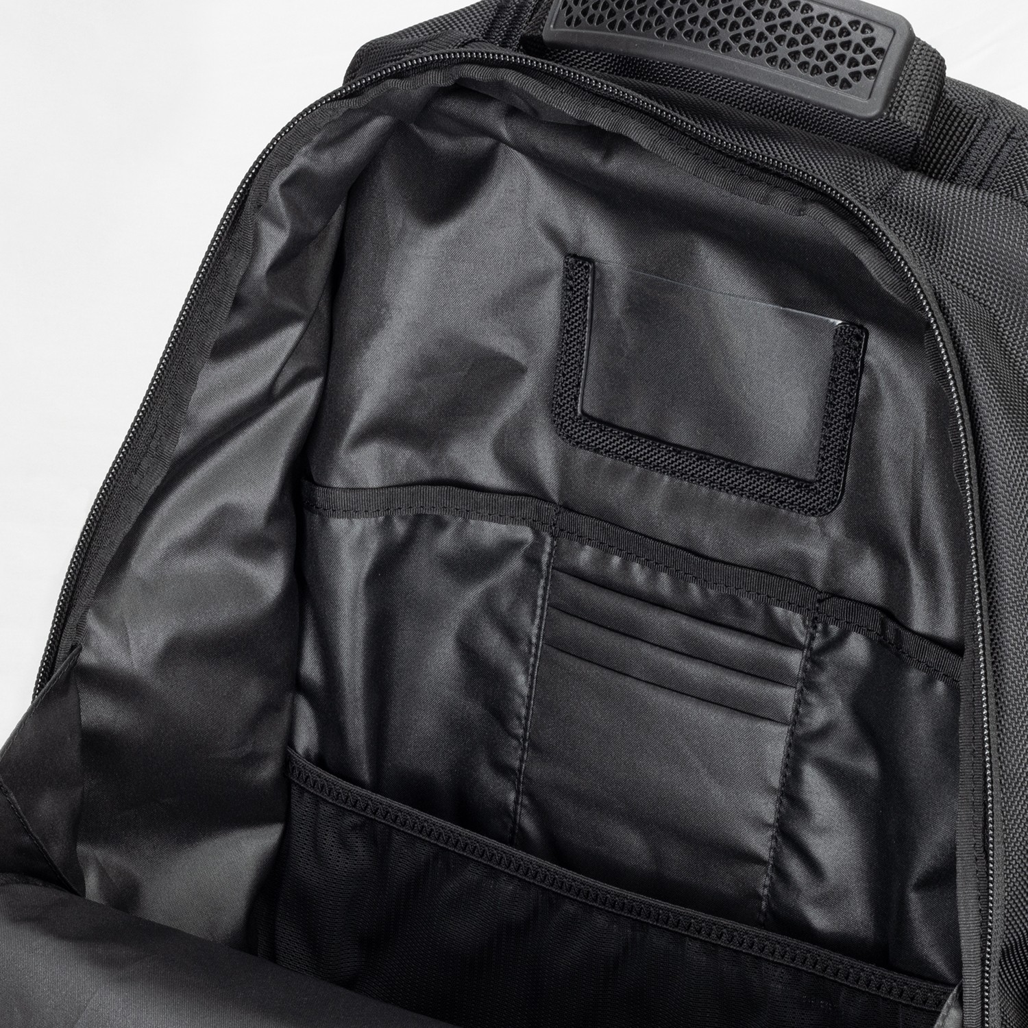 118400 - Titleist Players Backpack - Image 8